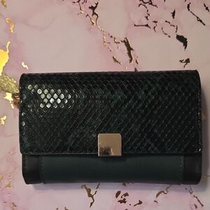 Elegant Green Women's Clutch